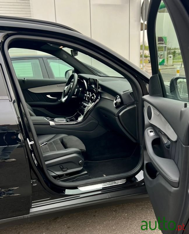 2020' Mercedes-Benz Classe Glc photo #6