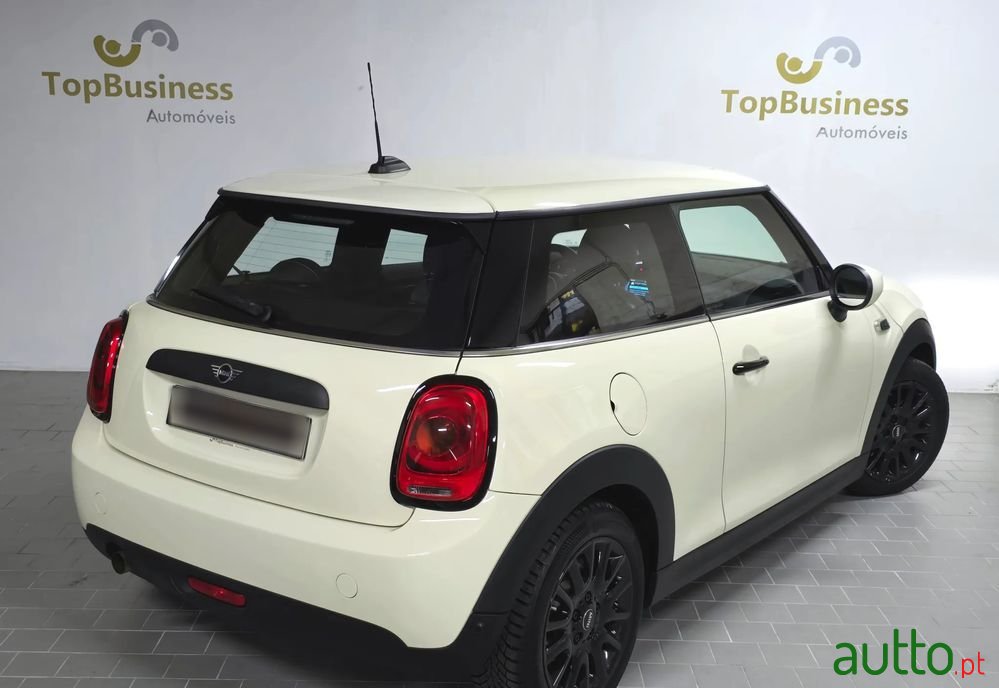 2020' MINI One 3 Portas photo #4