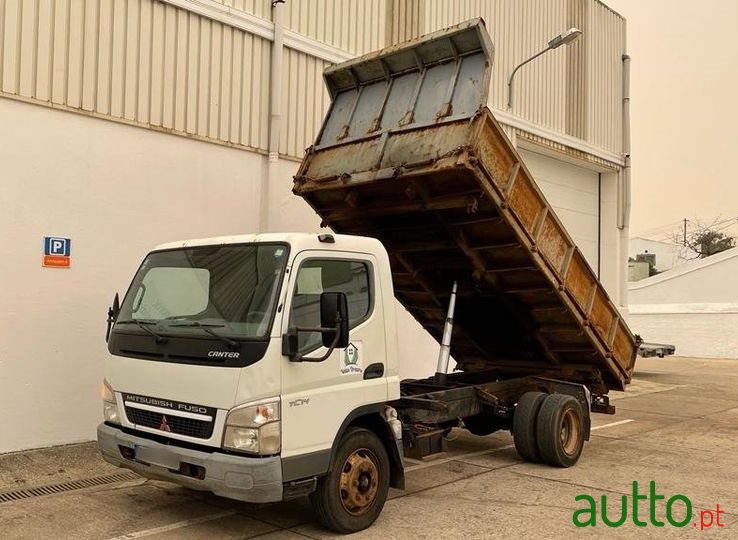2006' Mitsubishi Canter photo #1