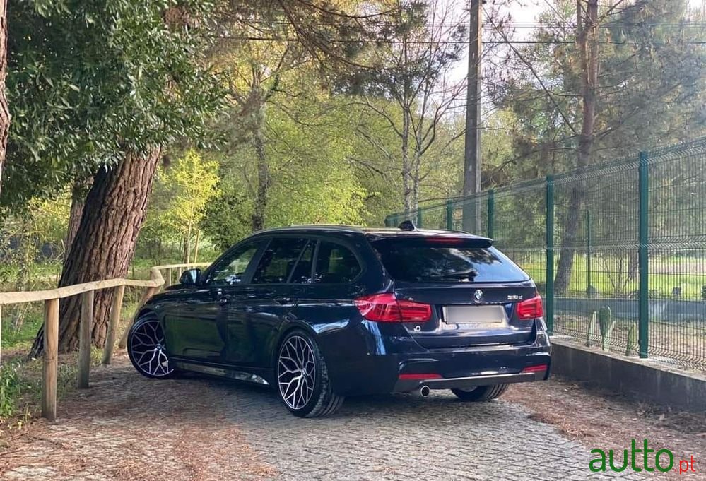 2017' BMW 318 Pack M Auto photo #2