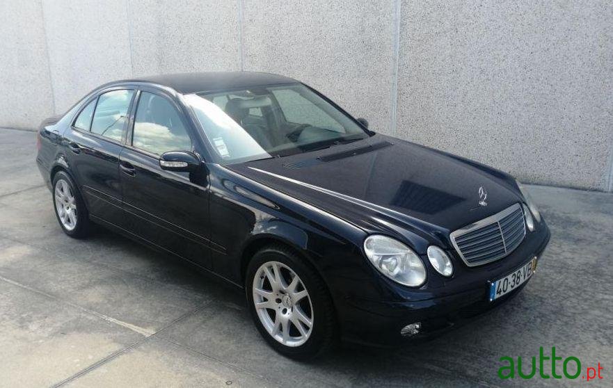 2003' Mercedes-Benz E-200 photo #1