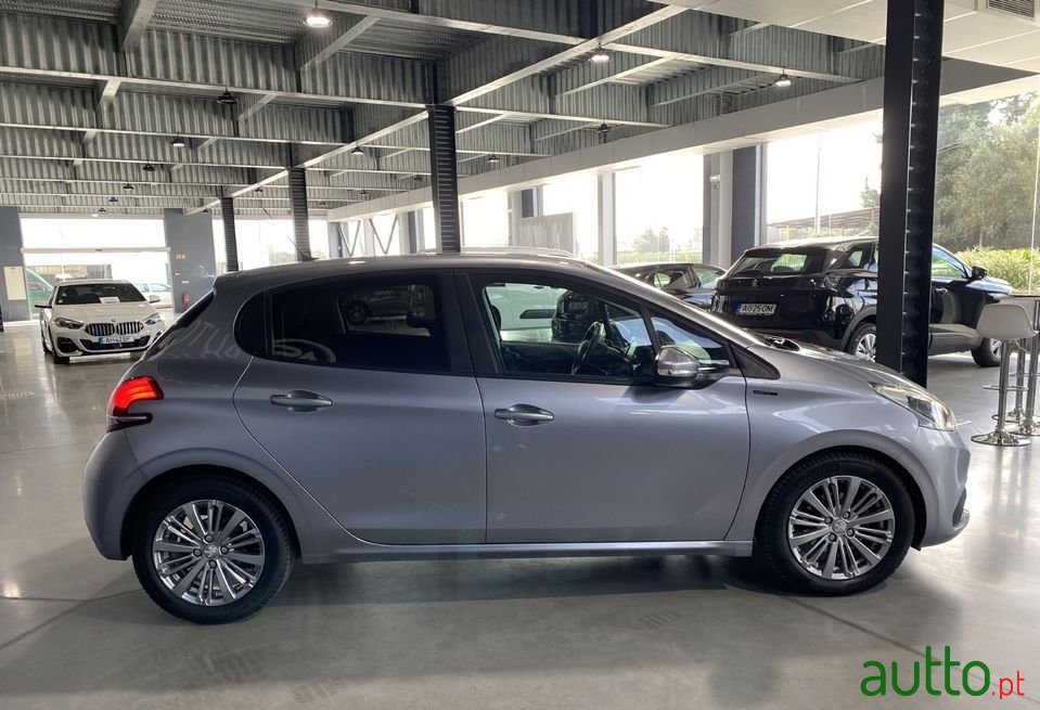 2019' Peugeot 208 photo #5