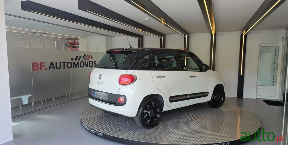2013' Fiat 500L photo #4