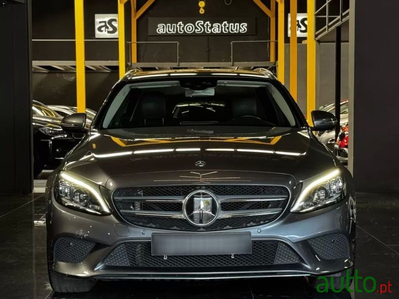 2020' Mercedes-Benz Classe C photo #3