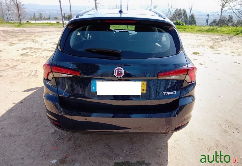 2018' Fiat Tipo Station Wagon photo #3