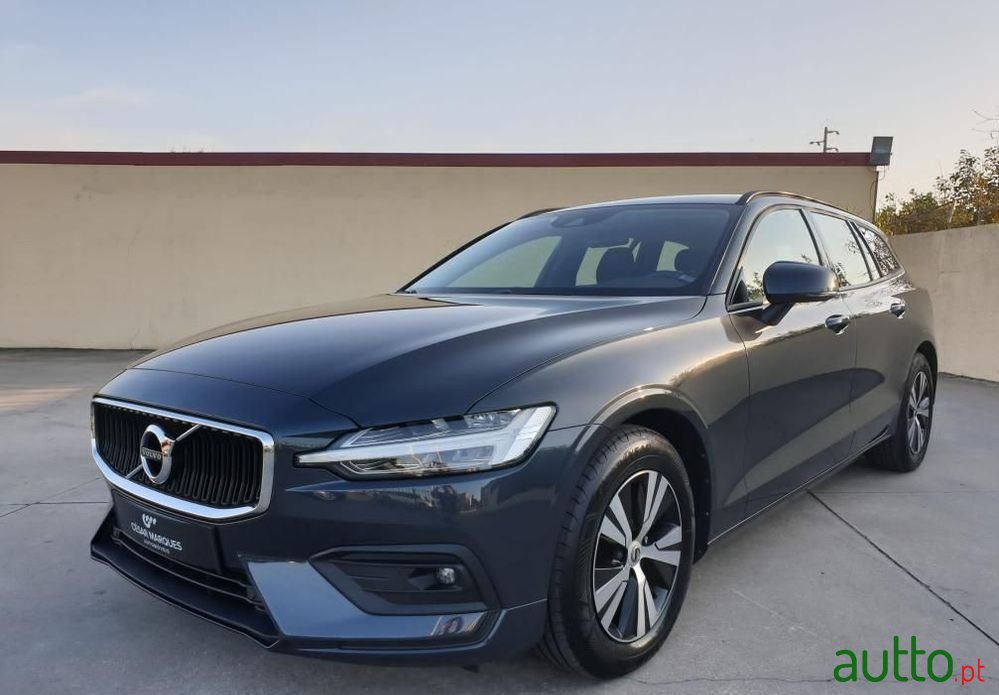 2019' Volvo V60 photo #1
