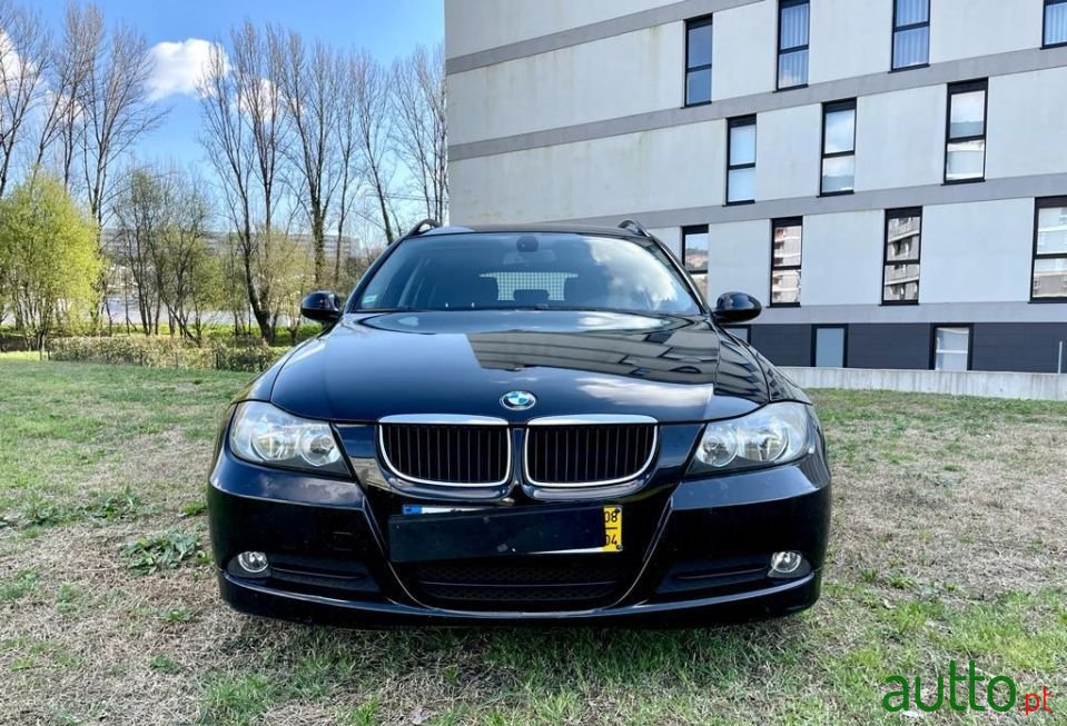 2008' BMW 318 photo #4