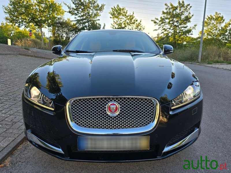 2014' Jaguar XF Sportbrake photo #2