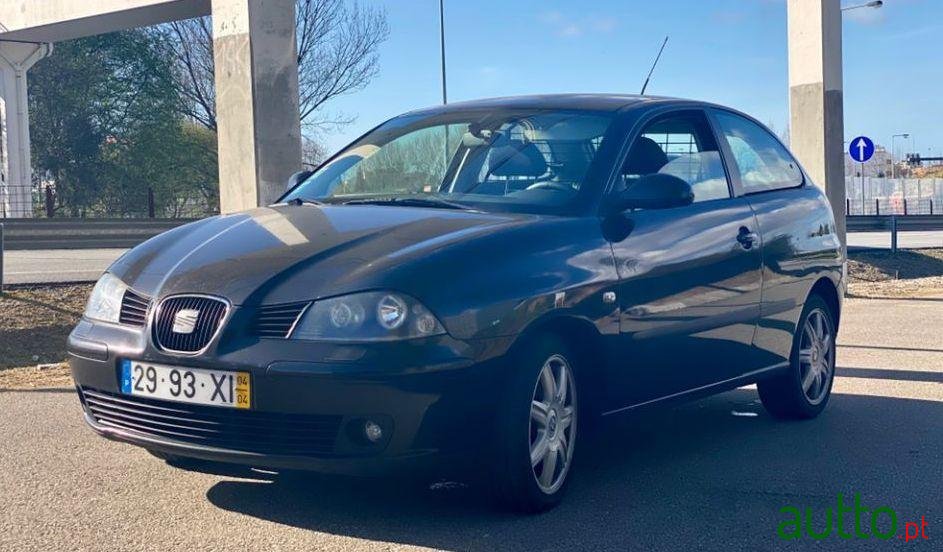 2004' SEAT Ibiza photo #2