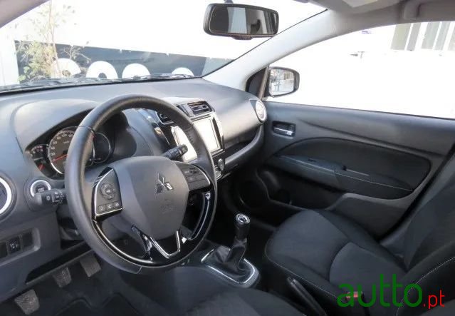 2024' Mitsubishi Space Star photo #2