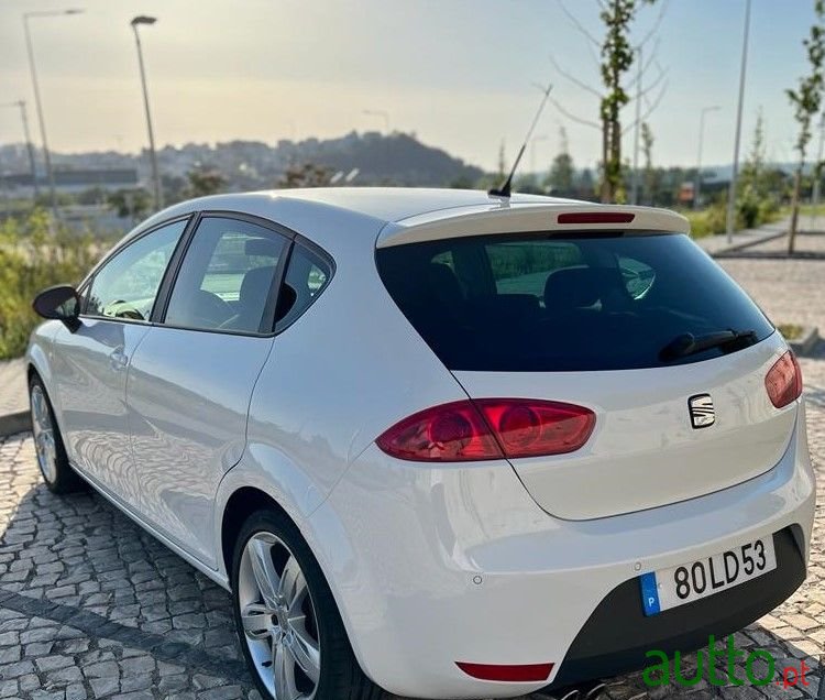 2010' SEAT Leon photo #6