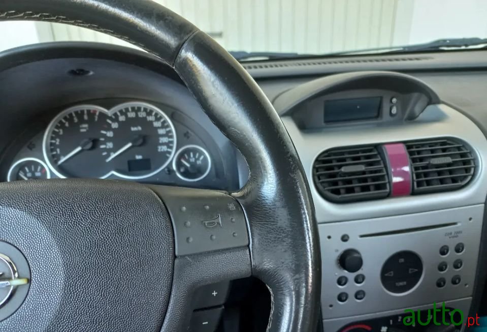 2003' Opel Corsa photo #3