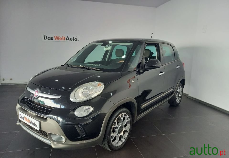 2015' Fiat 500L photo #1