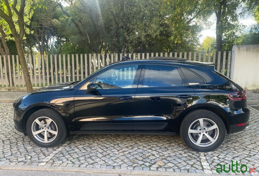 2018' Porsche Macan Standard photo #3