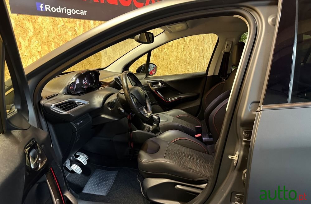 2016' Peugeot 208 photo #6