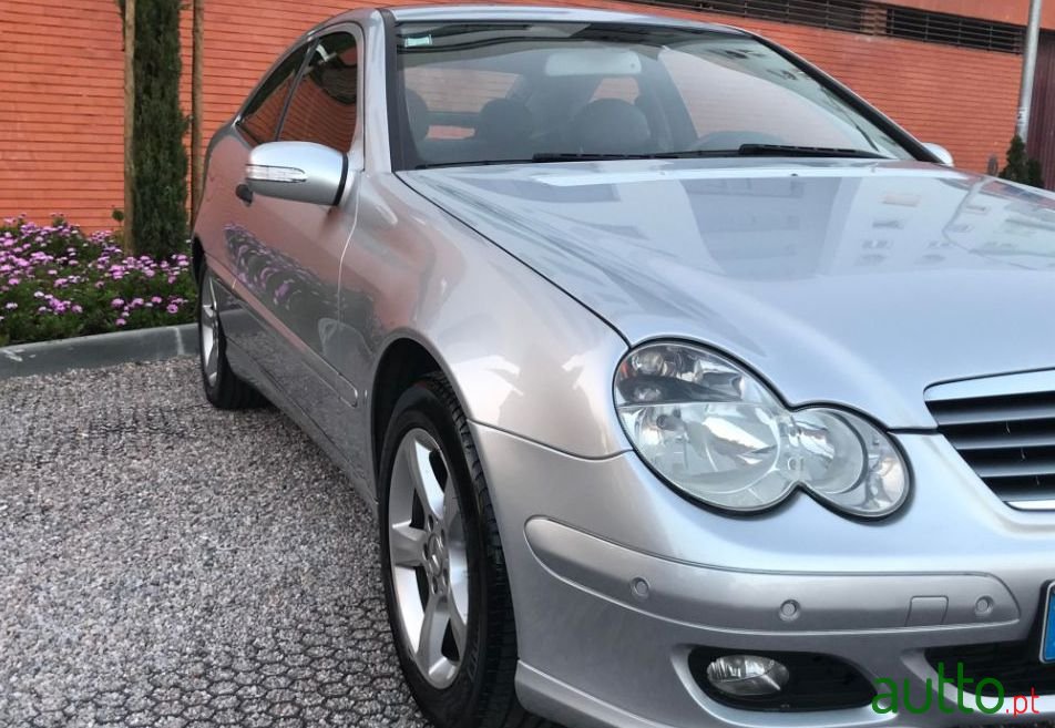 2005' Mercedes-Benz C-180 photo #2