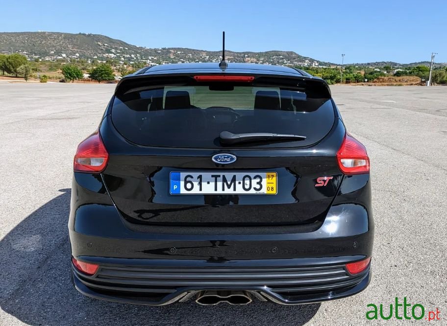 2017' Ford Focus photo #4