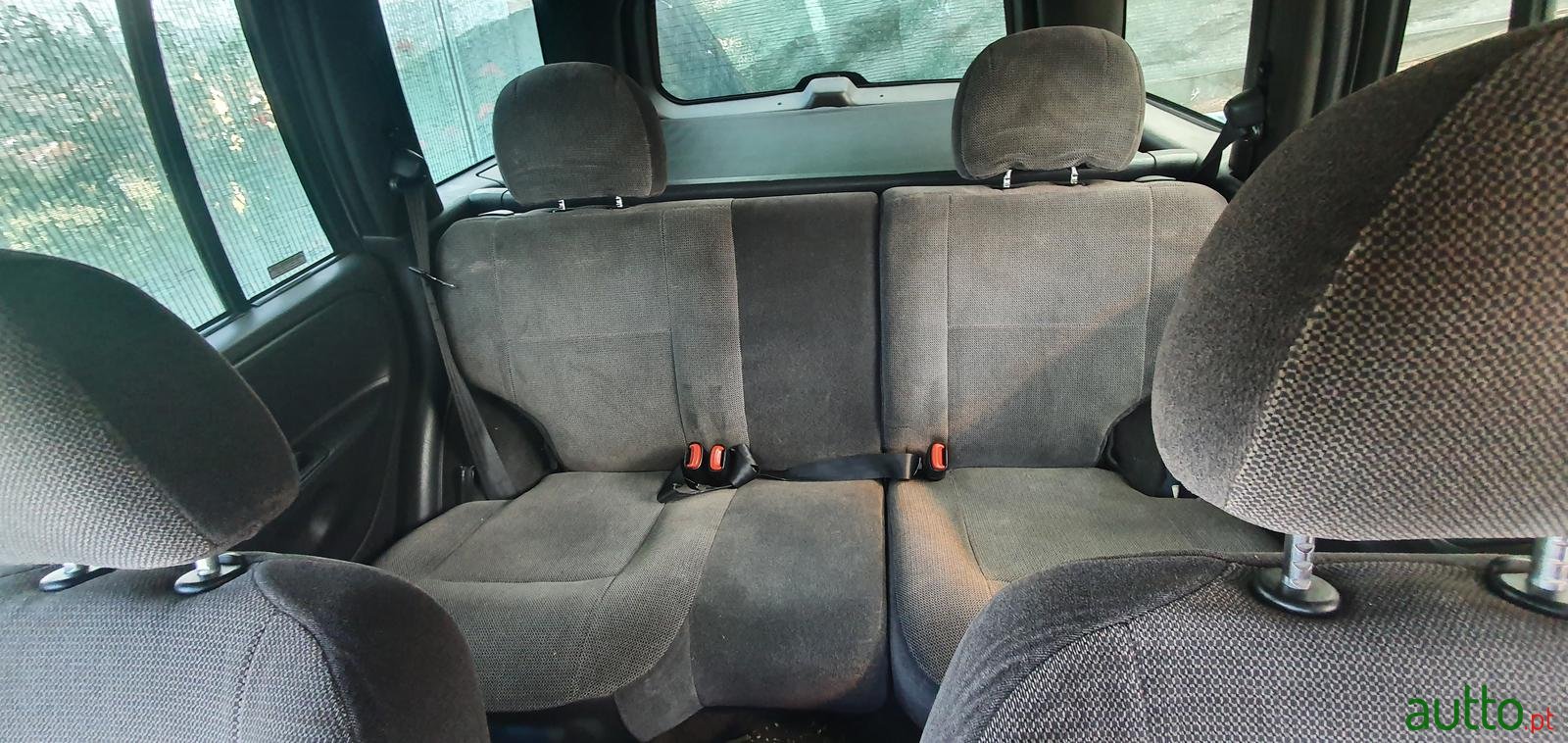 2000' Jeep Grand Cherokee photo #2