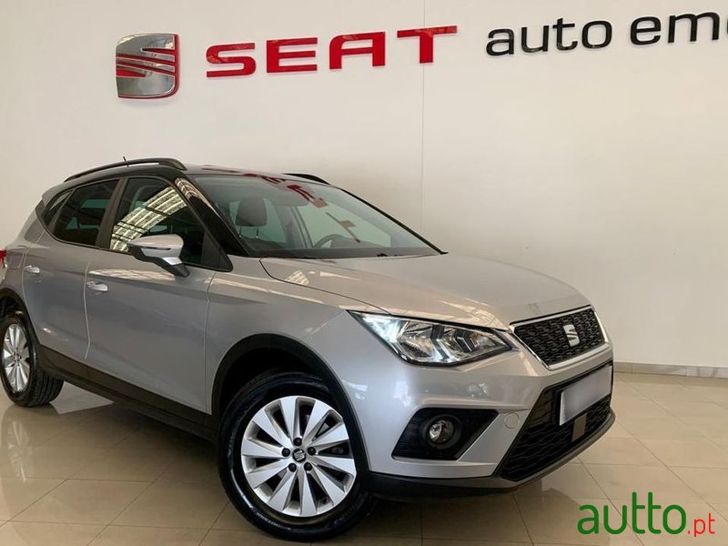 2019' SEAT Arona 1.0 Tgi Style photo #1