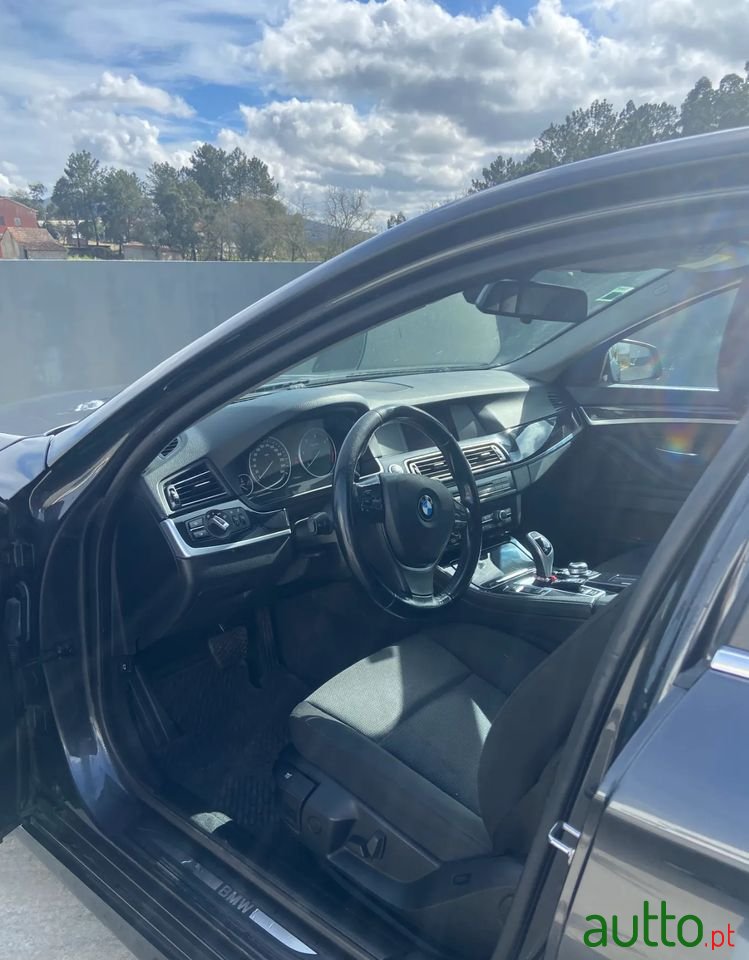 2010' BMW 520 photo #4