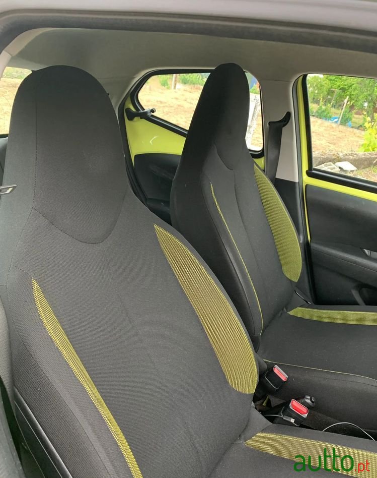 2016' Toyota Aygo 1.0 X-Cite photo #6