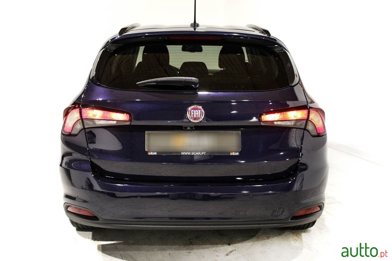 2018' Fiat Tipo Station Wagon photo #4