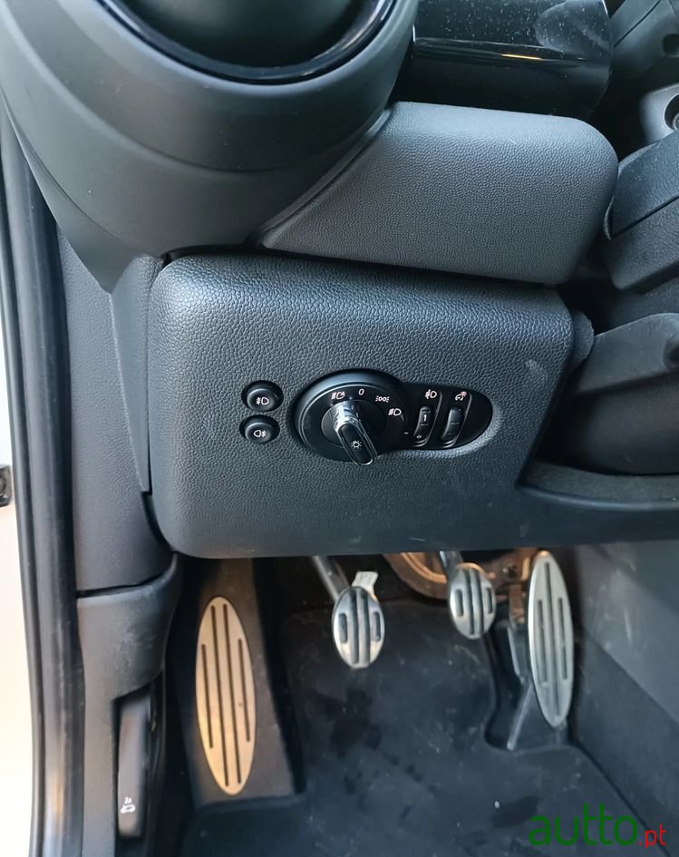 2019' MINI Cooper D photo #4