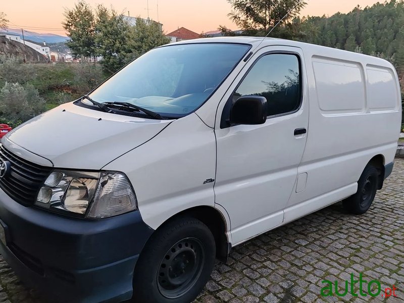 2008' Toyota HiAce photo #2