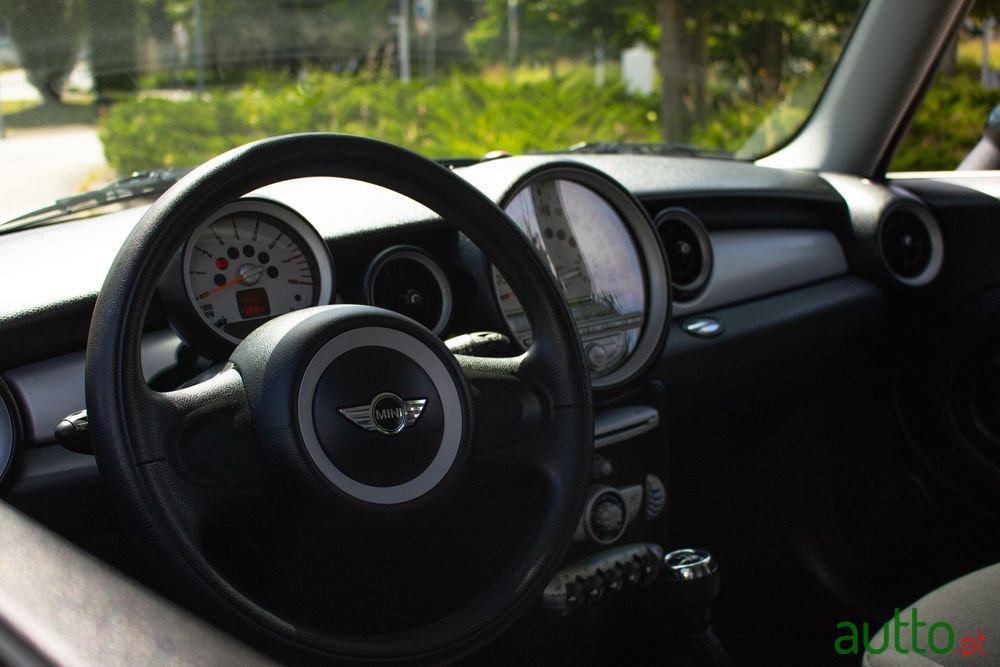 2009' MINI One 1.4 photo #6
