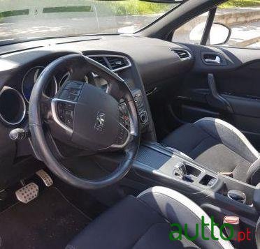 2011' Citroen DS4 photo #2