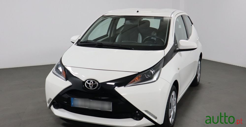 2015' Toyota Aygo 1.0 Plus photo #1