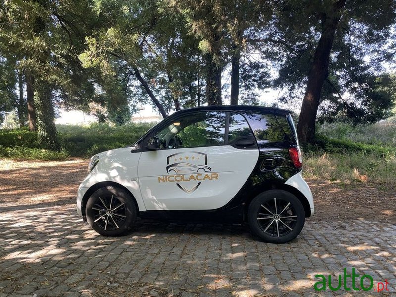 2021' Smart Fortwo Electric Drive Passion photo #4