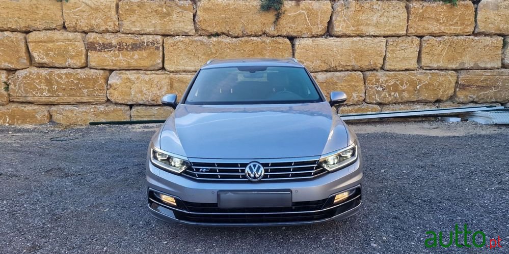 2018' Volkswagen Passat Variant photo #2