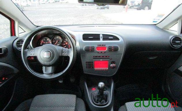 2008' SEAT Leon 1.9 Tdi Sport photo #4