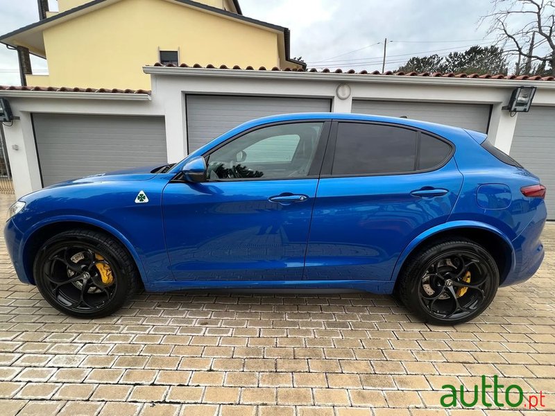 2019' Alfa Romeo Stelvio photo #4