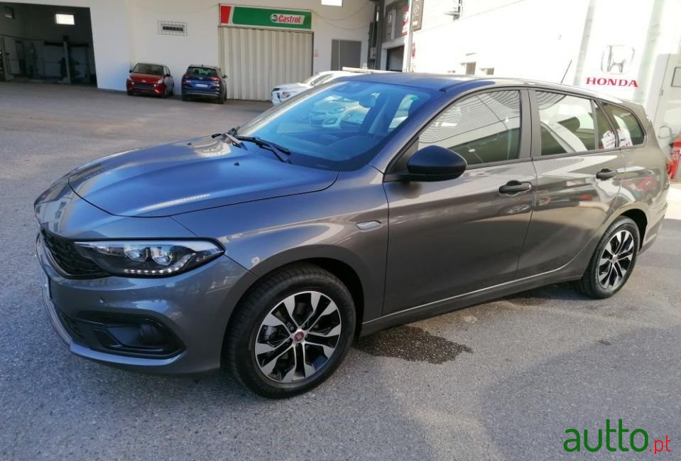 2021' Fiat Tipo Station Wagon photo #5