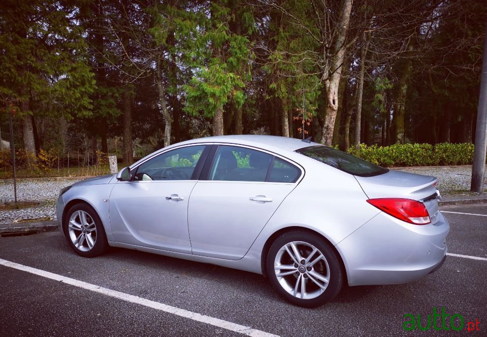 2010' Opel Insignia photo #2