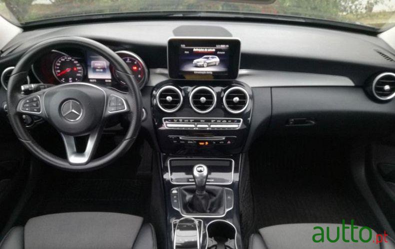 2016' Mercedes-Benz C-220 D Break Avantgarde photo #1