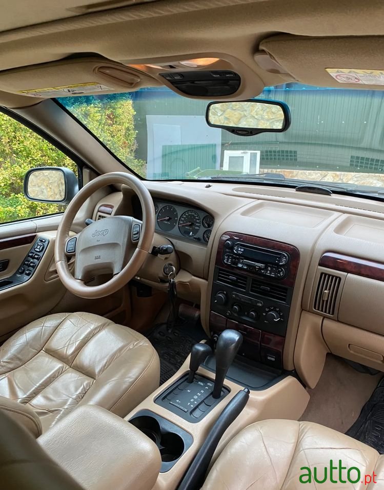 2000' Jeep Grand Cherokee photo #4