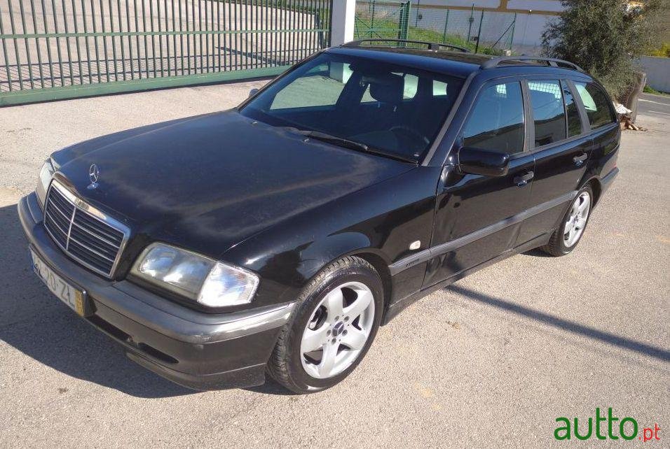 2000' Mercedes-Benz C-220 photo #3