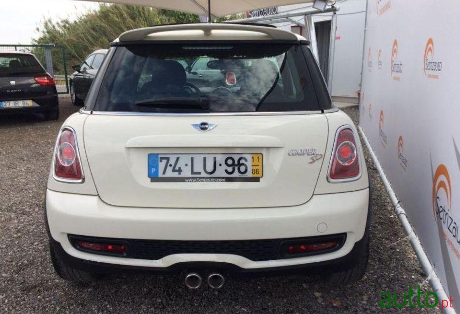 2011' MINI Cooper Sd photo #2