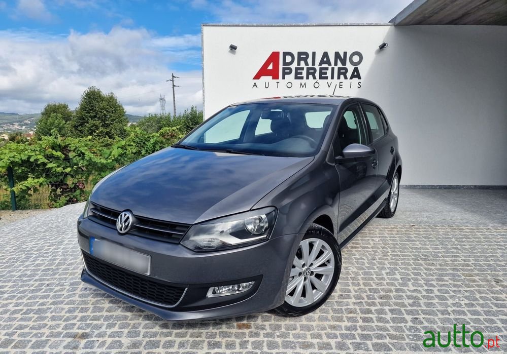 2011' Volkswagen Polo 1.2 Tdi Highline photo #1