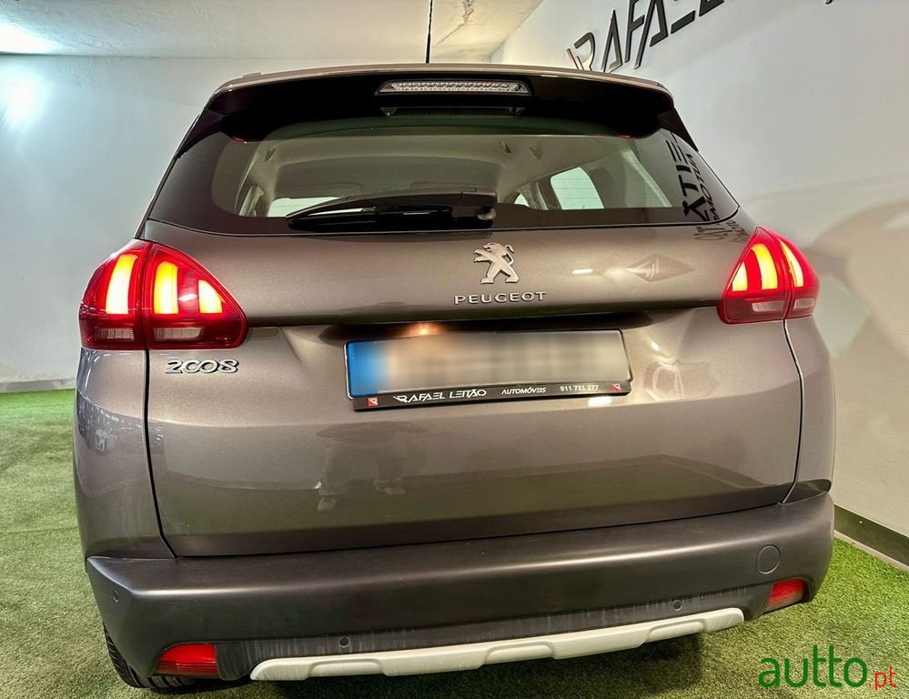 2019' Peugeot 2008 photo #6