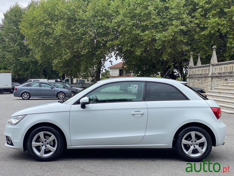 2011' Audi A1 Sport photo #2