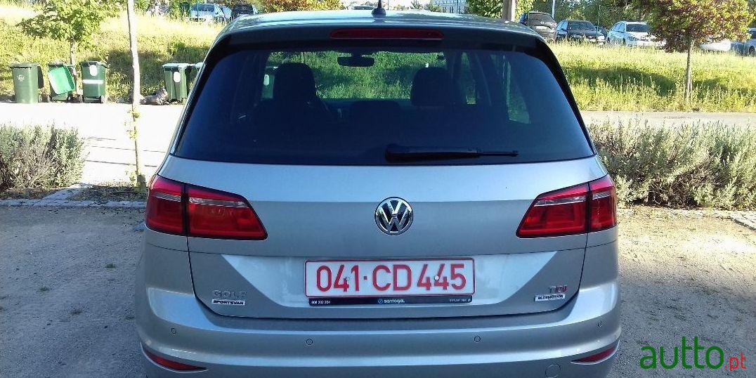 2017' Volkswagen Golf Sportsvan photo #3