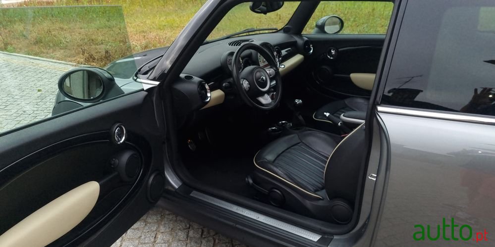 2009' MINI Cooper S photo #6