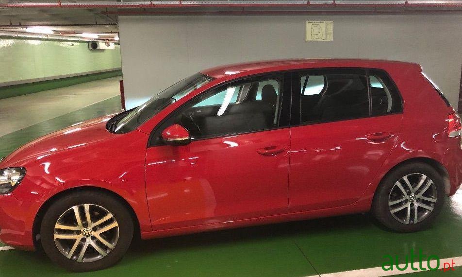 2009' Volkswagen Golf photo #2