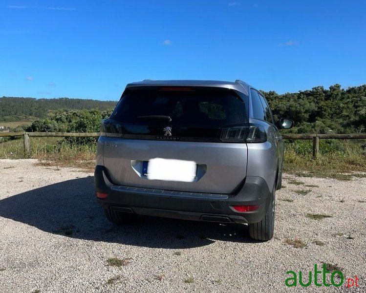 2021' Peugeot 5008 photo #1