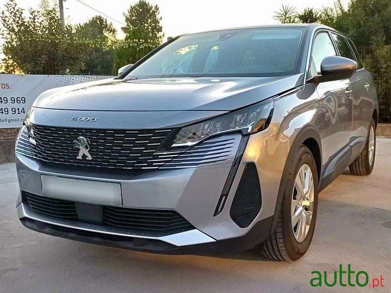 2021' Peugeot 5008 photo #1