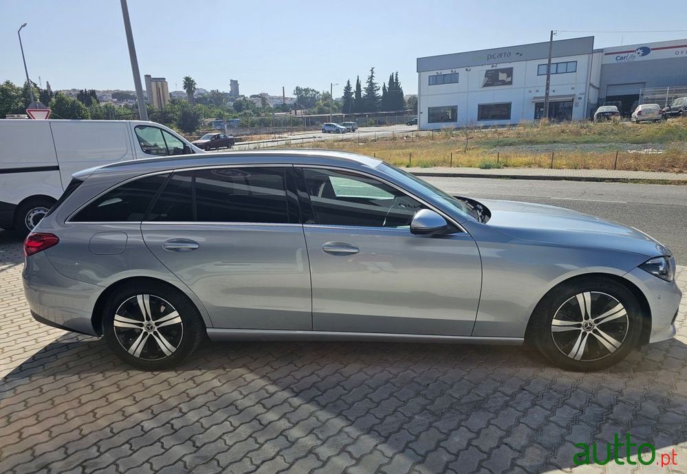 2021' Mercedes-Benz Classe C photo #4